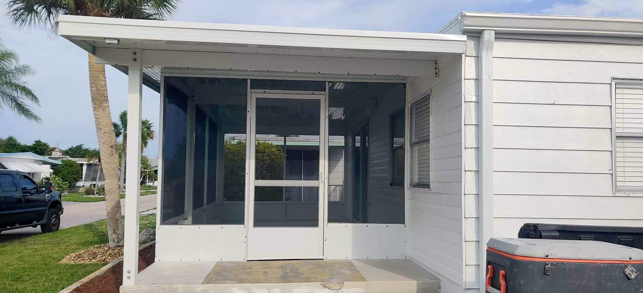 Screen enclosure on mobile home in Lake Panasoffkee Florida